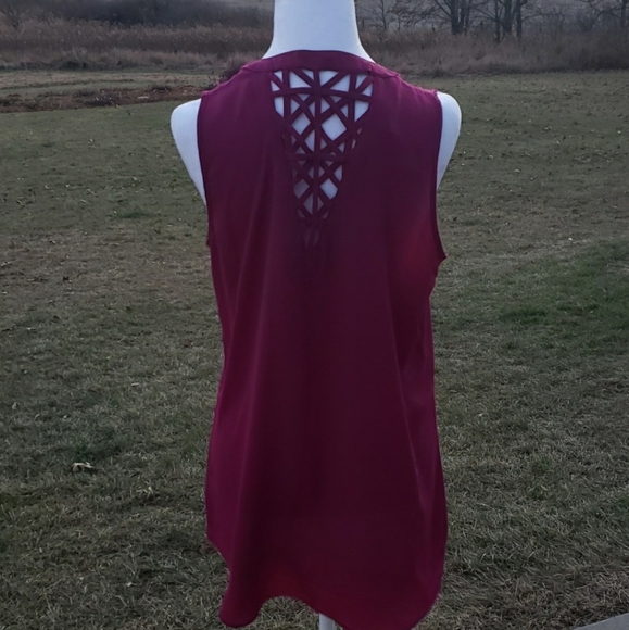 ⭐️⭐️ iZByer Relaxed Fit Top - Picture 2 of 3